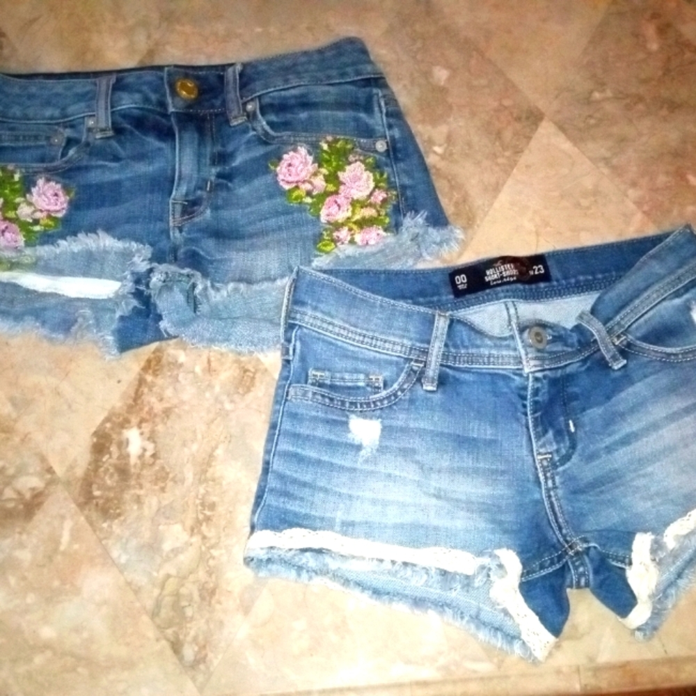 American Eagle & Hollister Size 00 Decorative Cut Off Jean Shorts Lot of 2